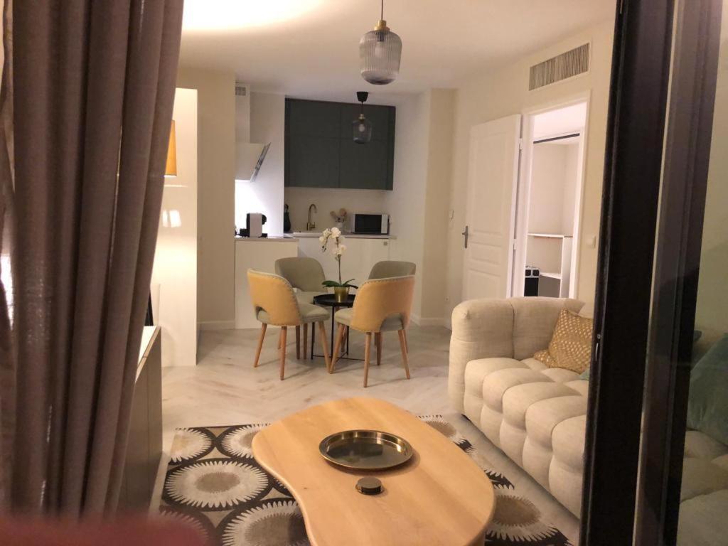 Beautiful Apartment Design Next To The Sea Antibes Eksteriør bilde